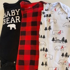 3-6 Month | 3 pack long sleeve onsies |  🦖 EUC Bundle discounts